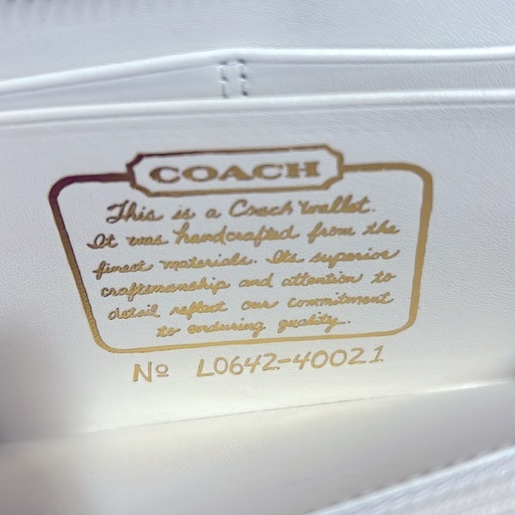 🌺 COACH WHITE STRIPE BROWN SIGNATURE ACCORDION ZIPPER WALLET 40021 - Picture 5 of 6